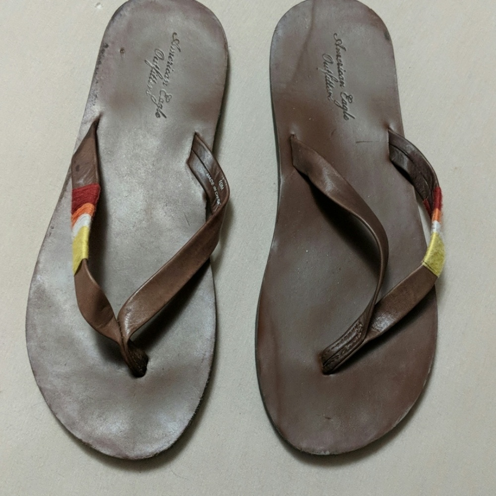 American Eagle flip flops
